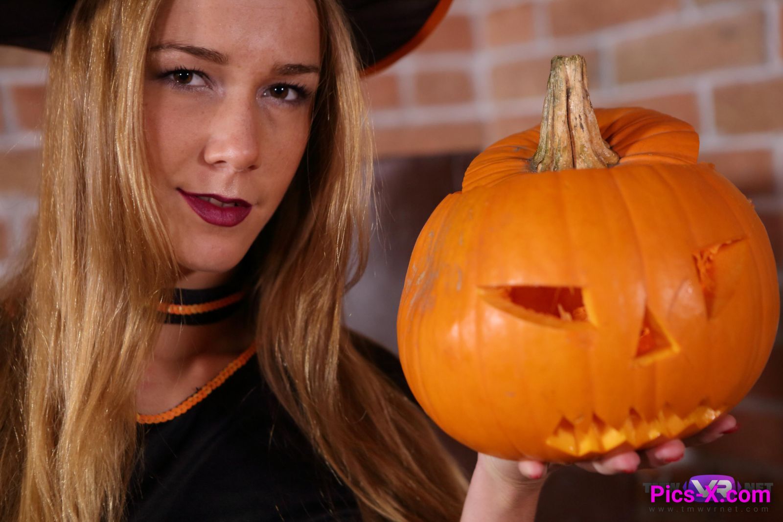 Naughty Minx Has Special Sex Treat for Halloween - TmwVRnet.com - Image 34