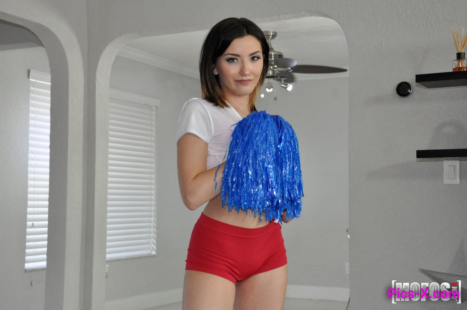 Curvy Amateur Cheerleader Shows Off - Latina Sex Tapes - Image 11