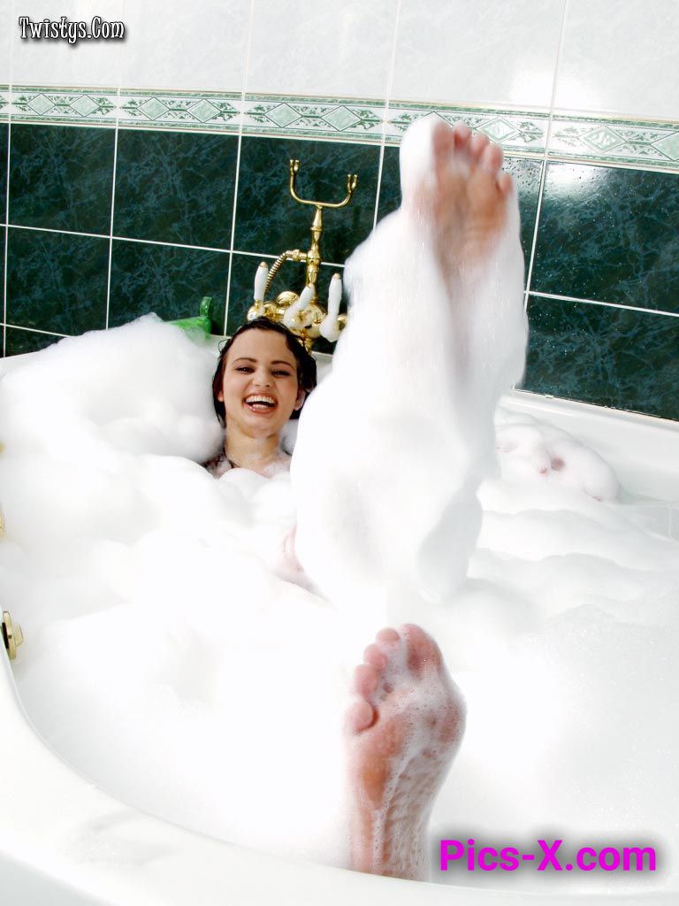 Bubble Bath - Image 53