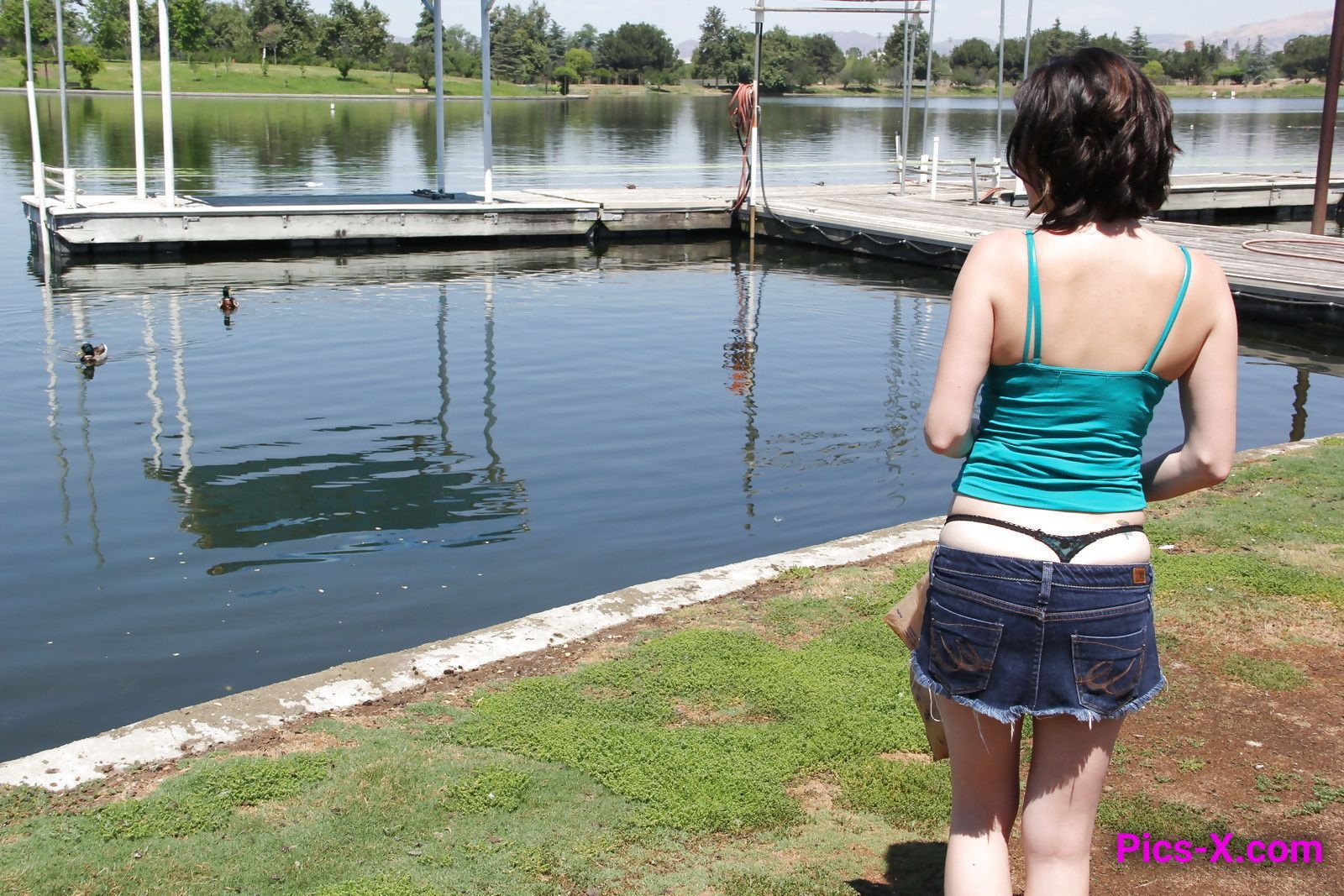 Pervy Bird Watcher Spies a Hot Panty Slut at the Park! - Whale Tail'n - Image 2