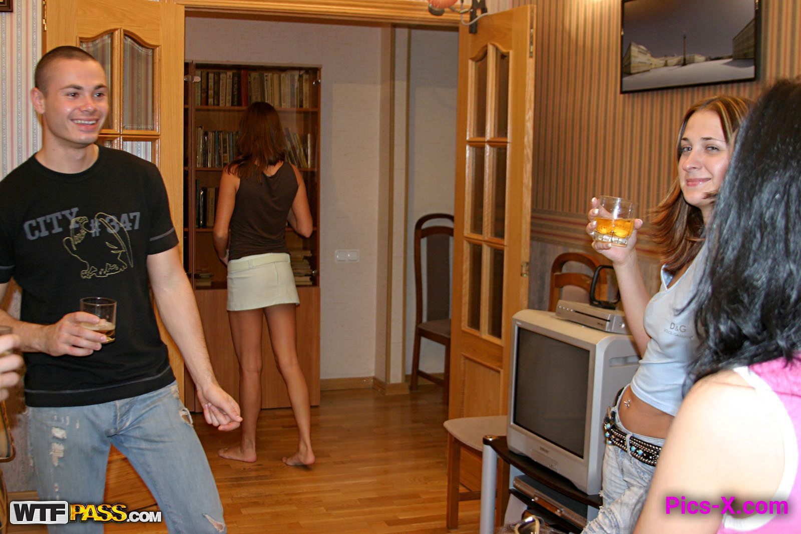 Student sex scenes at weekend bash, part 3 - College Fuck Parties - Image 26