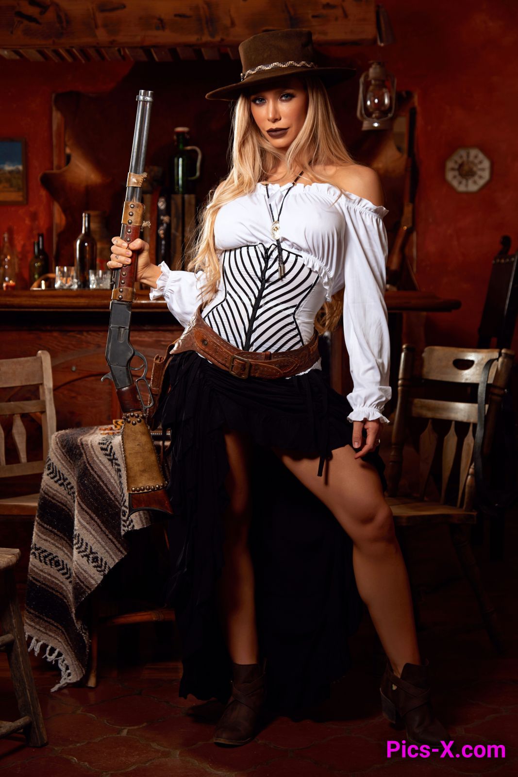 American Cowgirl - Image 5