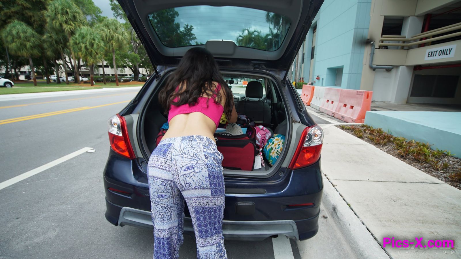 Xaya Lovelle is a hippie chick that will fuck to get her car fixed - Image 8