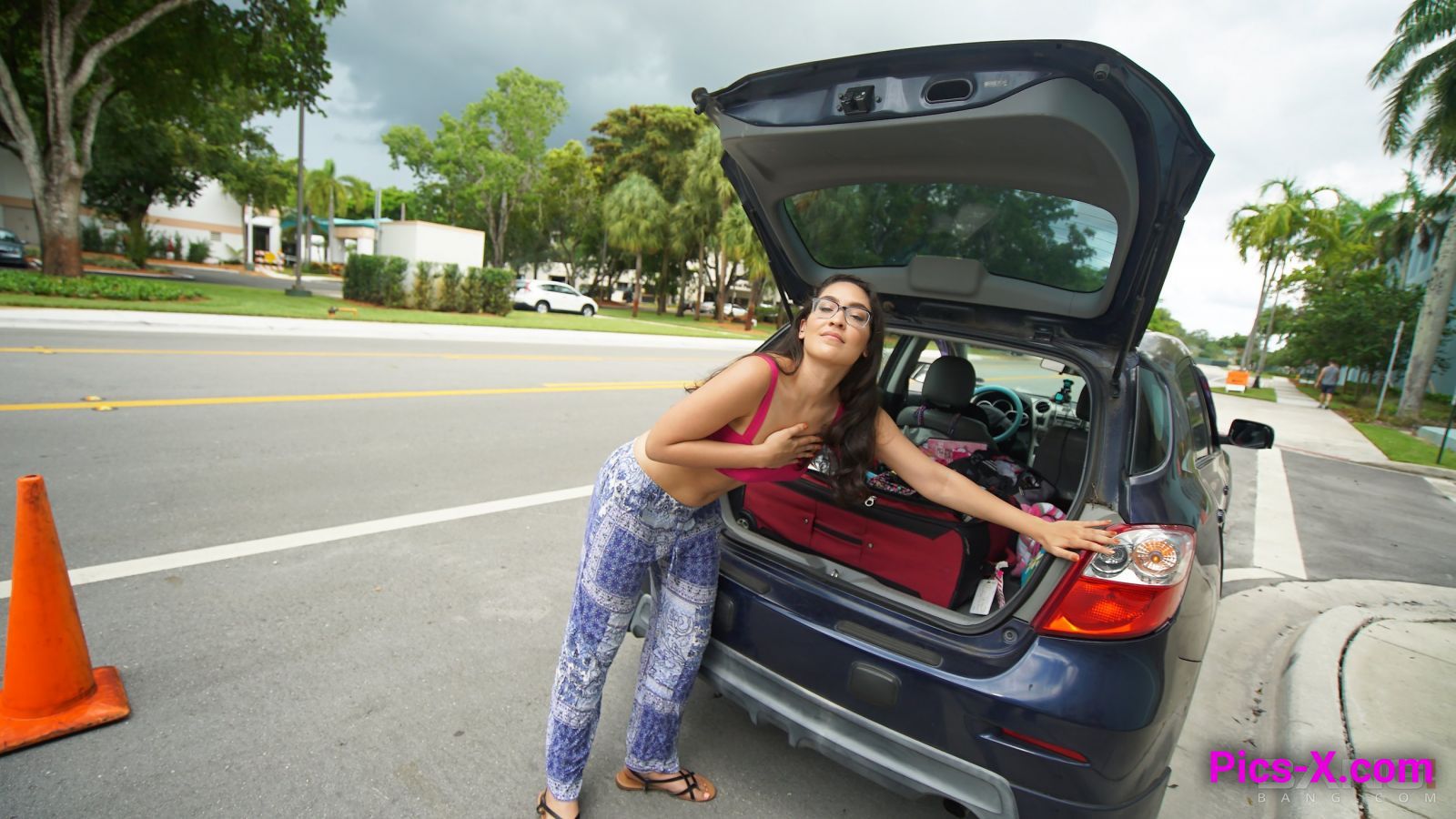 Xaya Lovelle is a hippie chick that will fuck to get her car fixed - Image 17